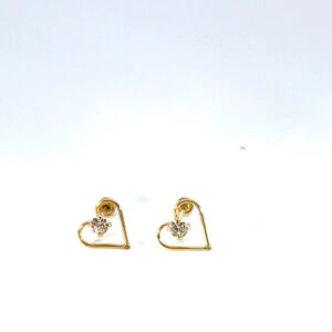 Broquel de oro 10k Corazón calado con piedra 5.5mm