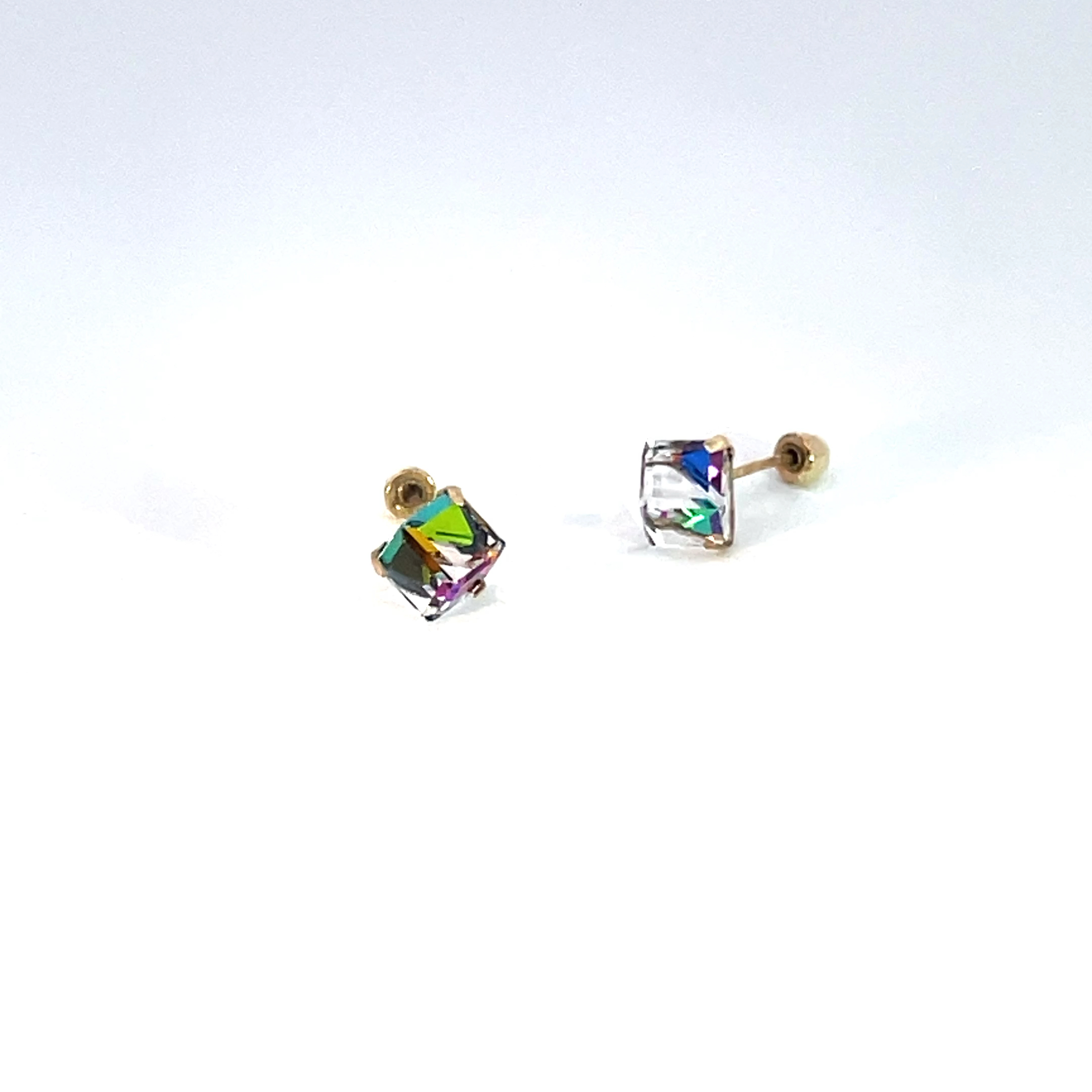 Broquel de oro 10k Piedra mágica cubo 3mm - Imagen 2