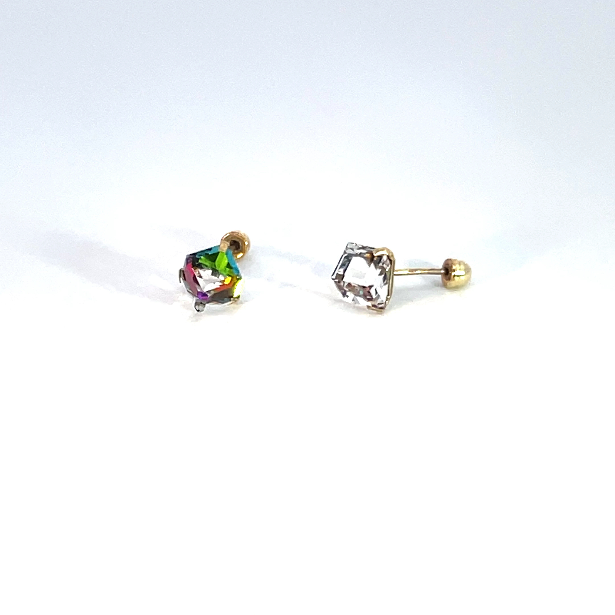 Broquel de oro 10k Piedra mágica cubo 3mm - Imagen 3