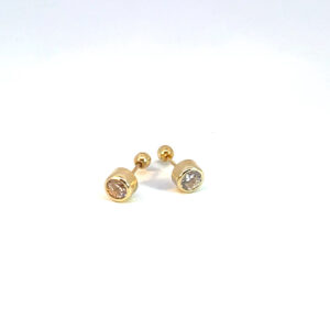 Broquel de oro 10k Bisel con piedra redonda blanca 3mm