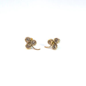 Broquel de oro 10k Trébol 3 hojas con piedras 2mm