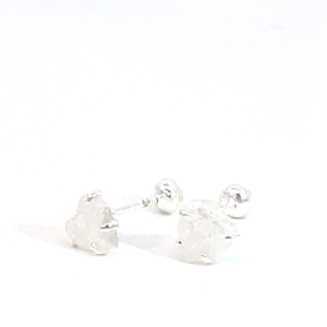 Broquel de plata con piedra congelada corazón blanca 5mm