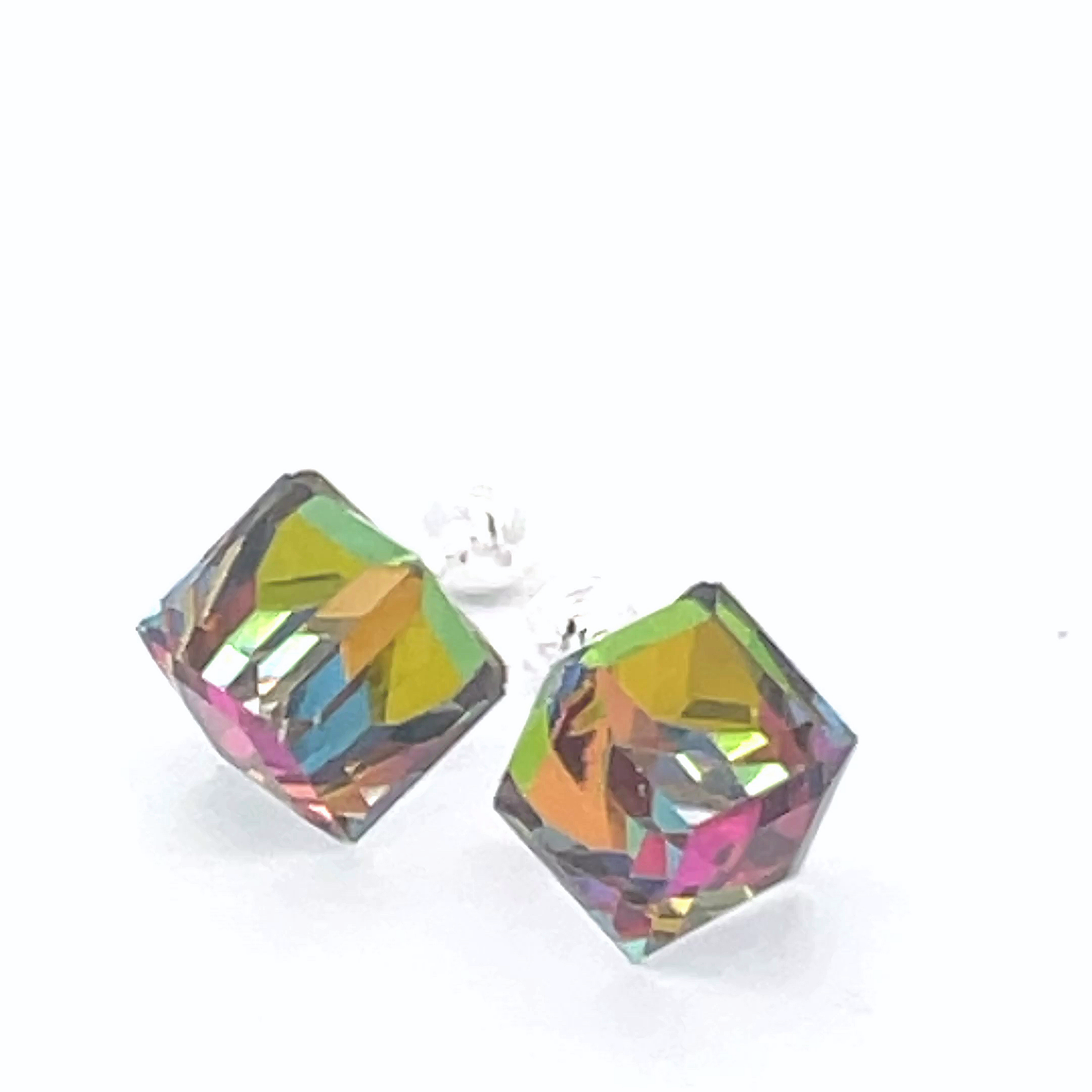 Broquel de plata Sin bisel con piedra mágica cubo 6mm