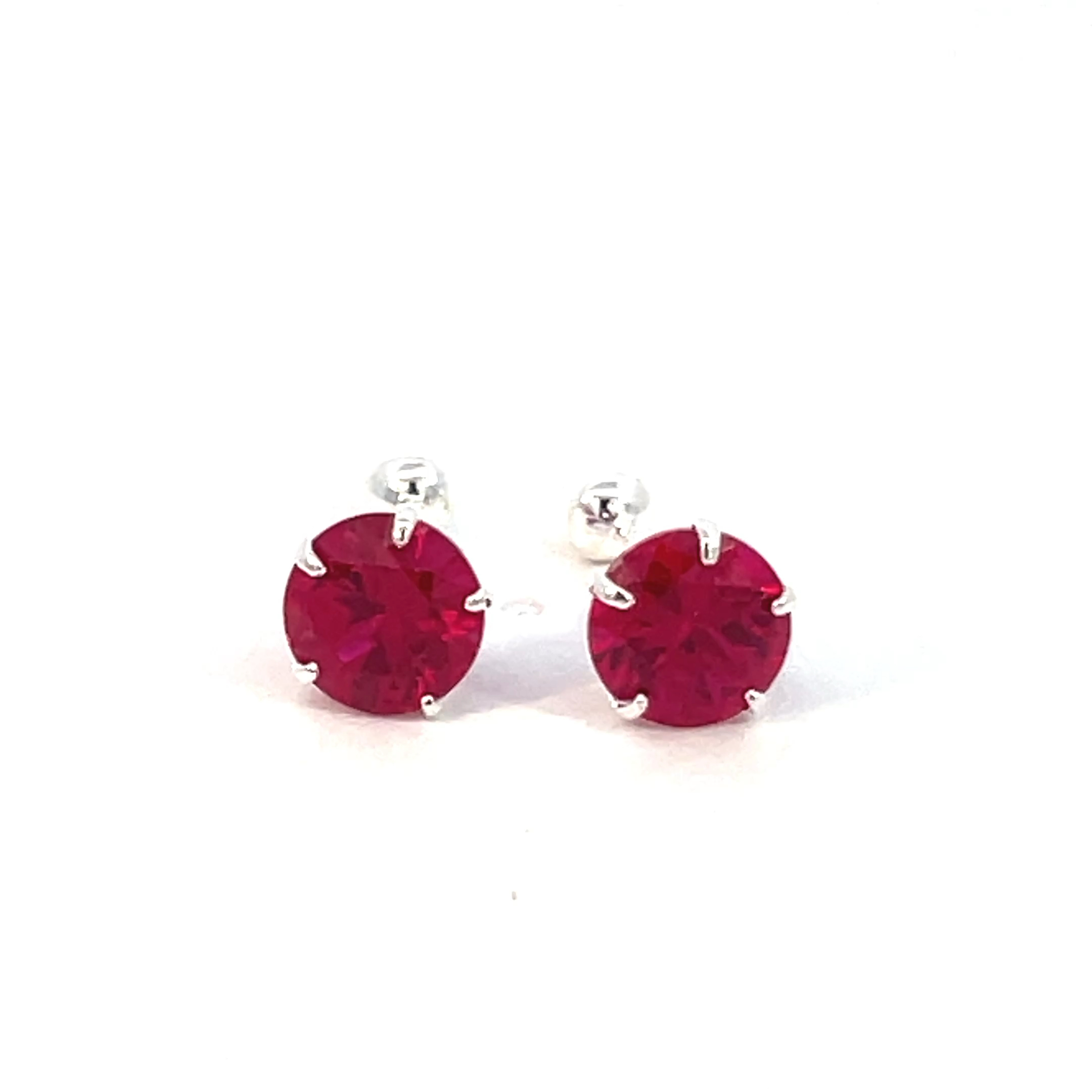 Broquel de plata Sin bisel con piedra redonda roja 6mm