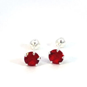 Broquel de plata Sin bisel con piedra redonda roja 4mm
