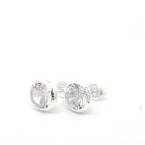Broquel de plata Bisel facetado con piedra redonda blanca 8mm